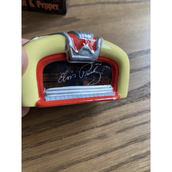Rare Vintage Elvis Presley Jukebox Salt And Pepper Shakers Vandor 2005 With Box - Picture 3 of 9